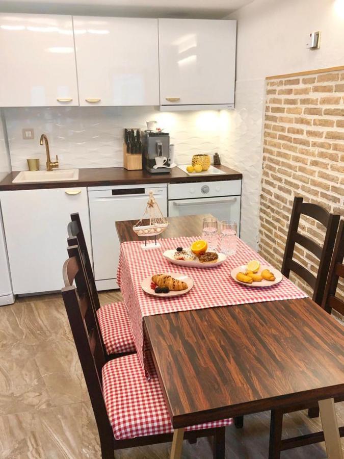 Istrian Stone House In The Heart Of The Beautiful Fishing Village Fazana - Only Few Steps From The Sea And The Wonderful Beach - Incl Plasma-Quad-Plus-Filter Against C O V I D 외부 사진